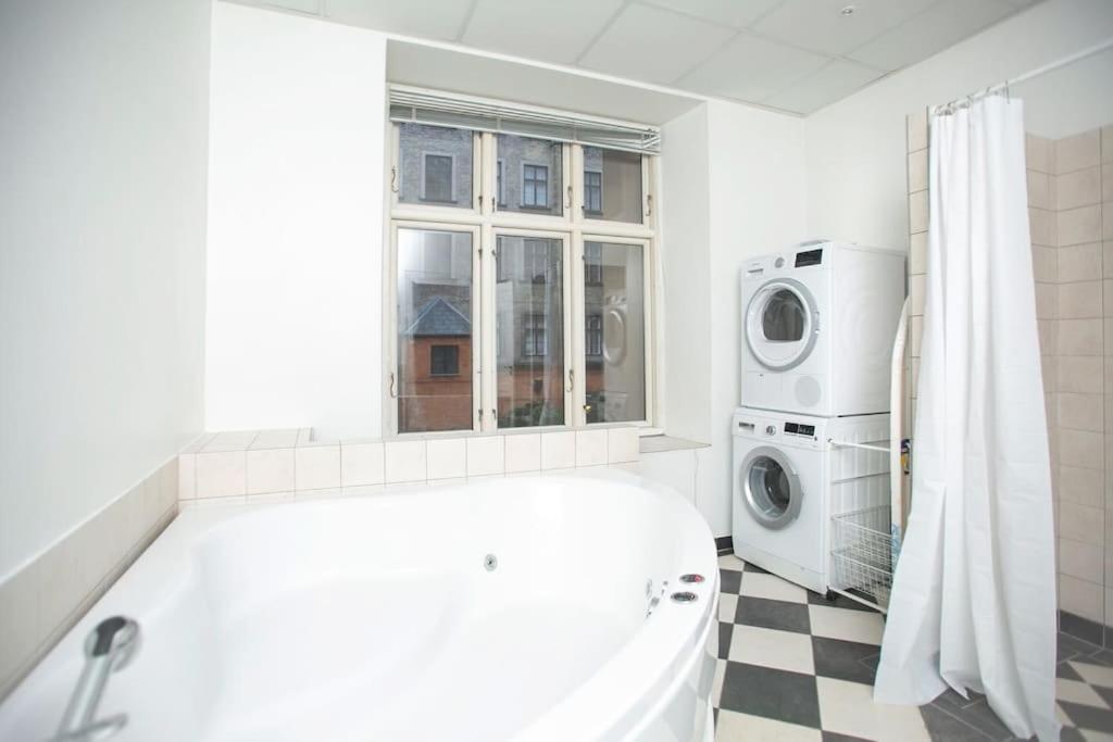 Large & Bright 3Br Apartment W Whirlpool Near Metro Koppenhága Kültér fotó